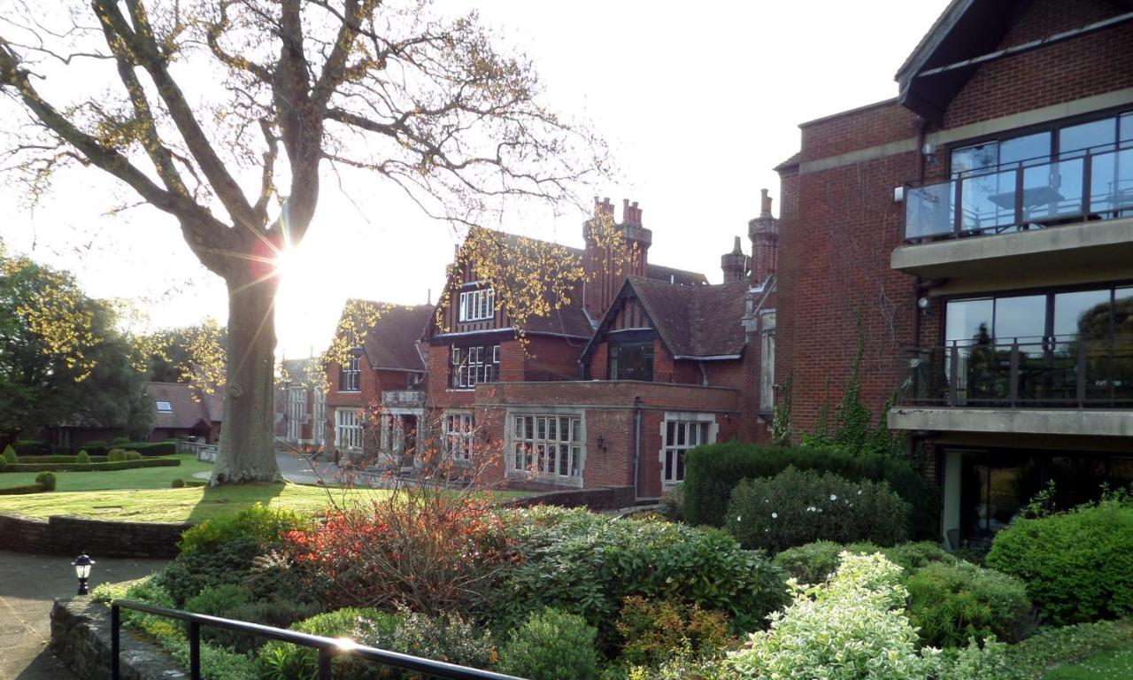 Macdonald Elmers Court Resort Lymington Exterior photo