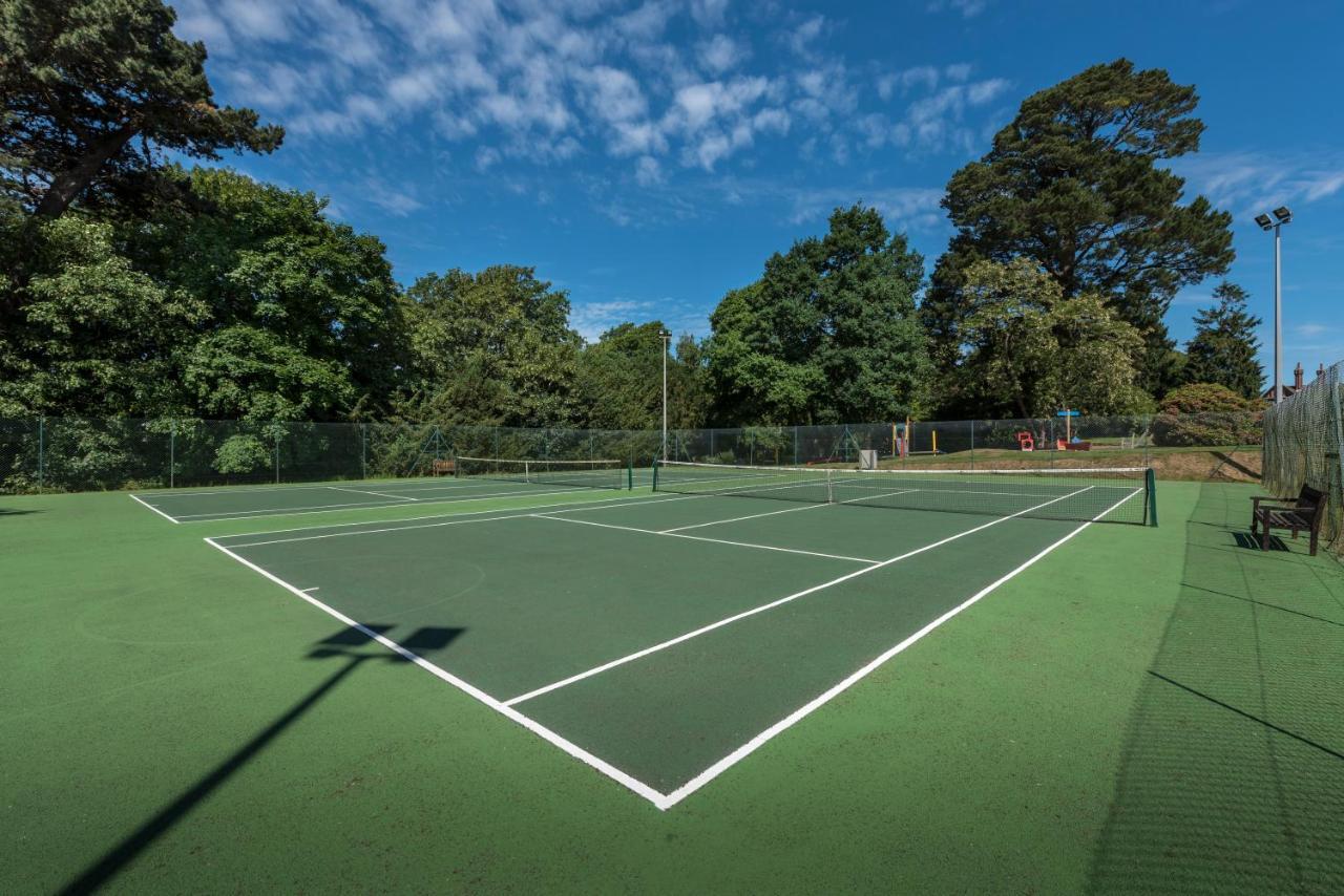 Macdonald Elmers Court Resort Lymington Exterior photo