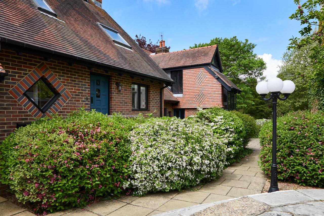 Macdonald Elmers Court Resort Lymington Exterior photo