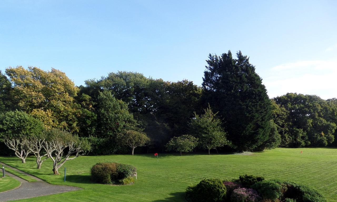 Macdonald Elmers Court Resort Lymington Exterior photo
