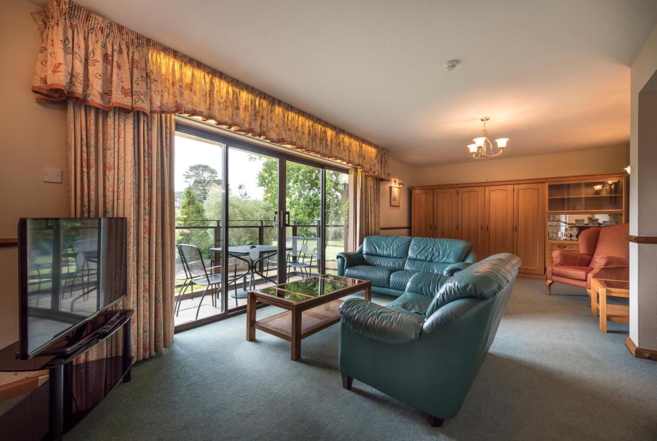 Macdonald Elmers Court Resort Lymington Exterior photo