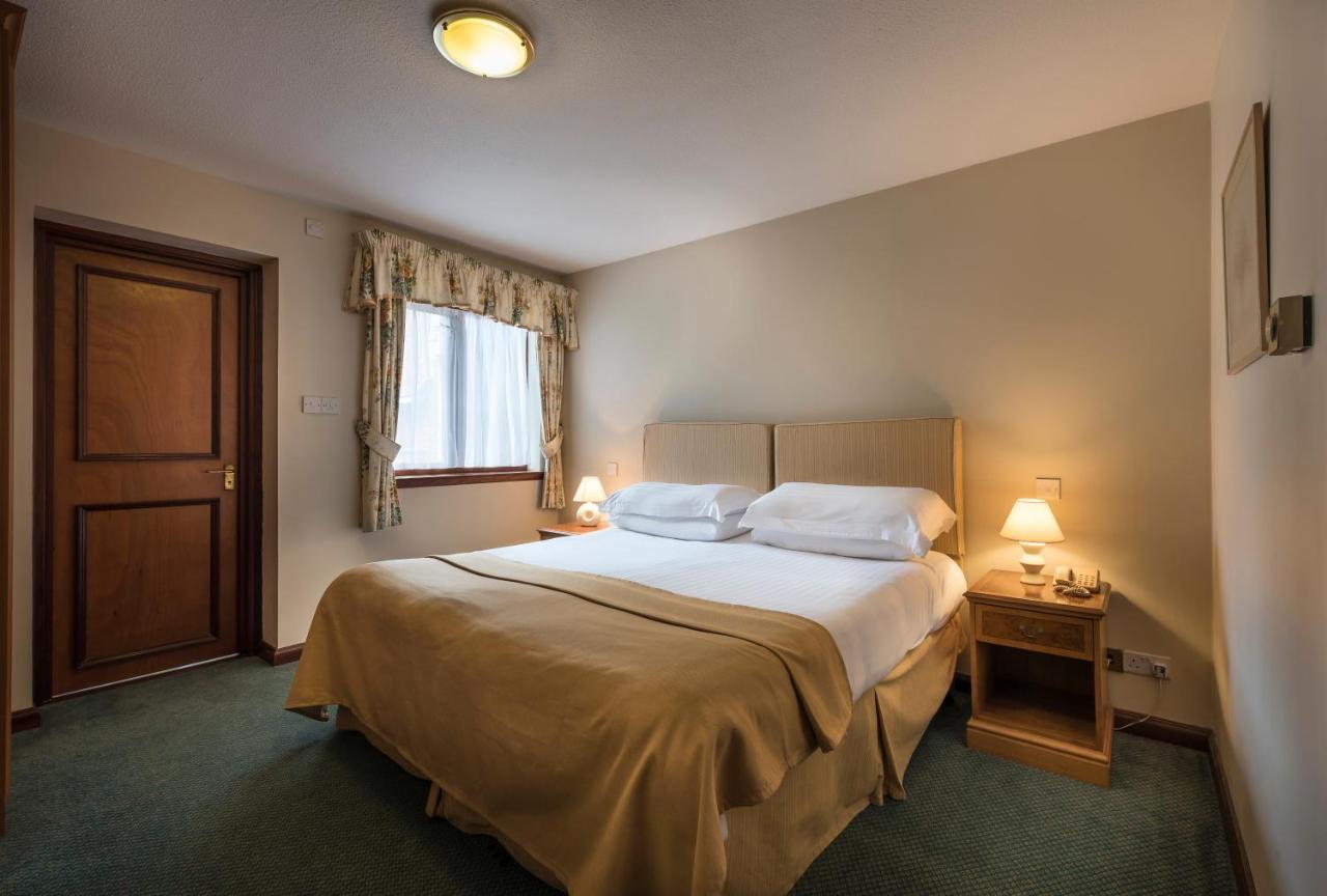 Macdonald Elmers Court Resort Lymington Exterior photo